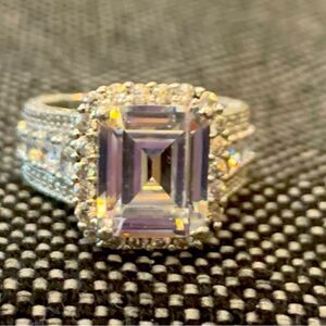 7.83ctw White Diamond Simulant Rhodium Over Sterling Silver ring size 7 lovely